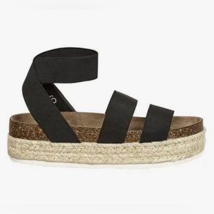Pierre Dumas Black Platform Sandal